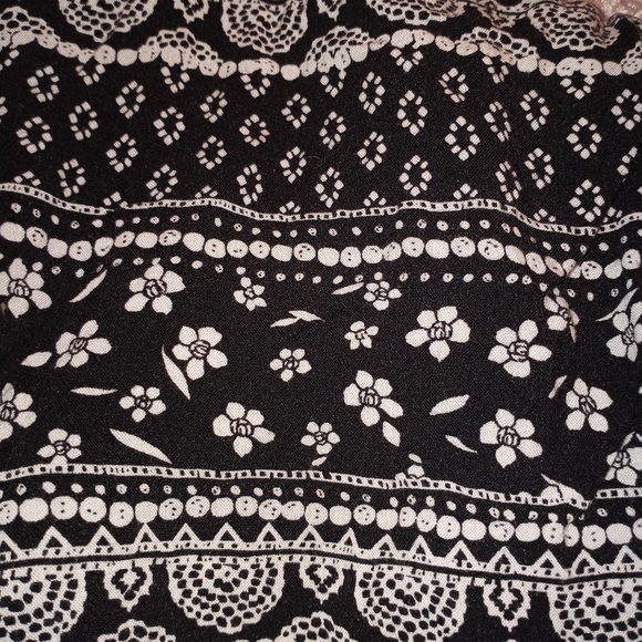 💕5 for 25$ Large Papaya Black & White Floral Mini Skirt - Picture 7 of 7